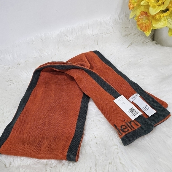 Calvin Klein unisex gray and orange Gryora scarf new - Picture 6 of 7